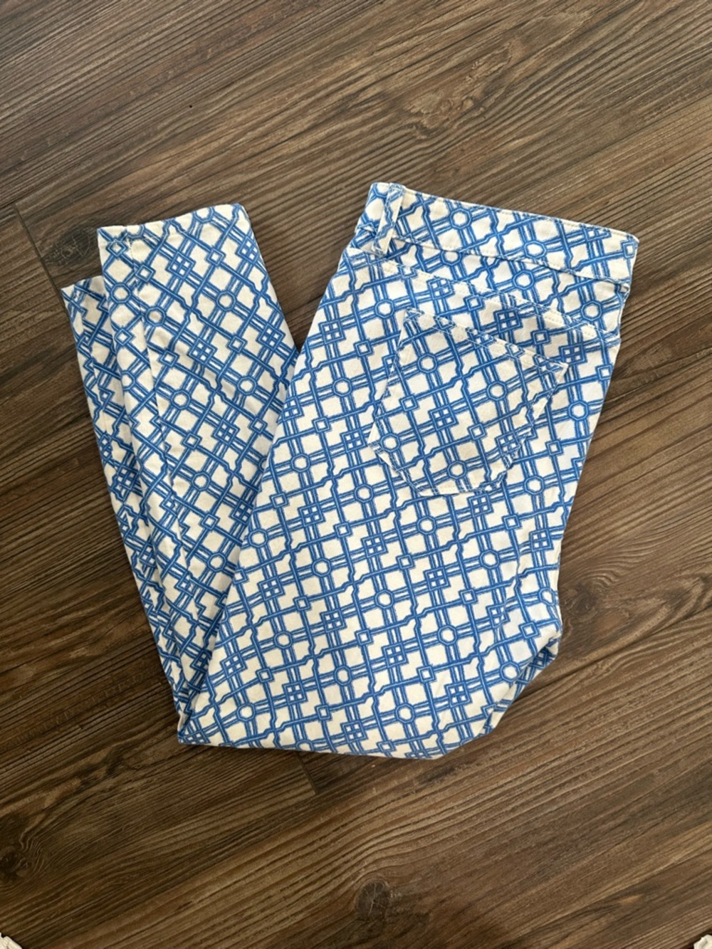 Vineyard Vines Blue & White Lattice Ankle Jeans - Picture 9 of 10